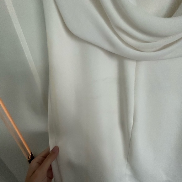 Gorgeous low back white bcbg shift dress - Picture 5 of 5